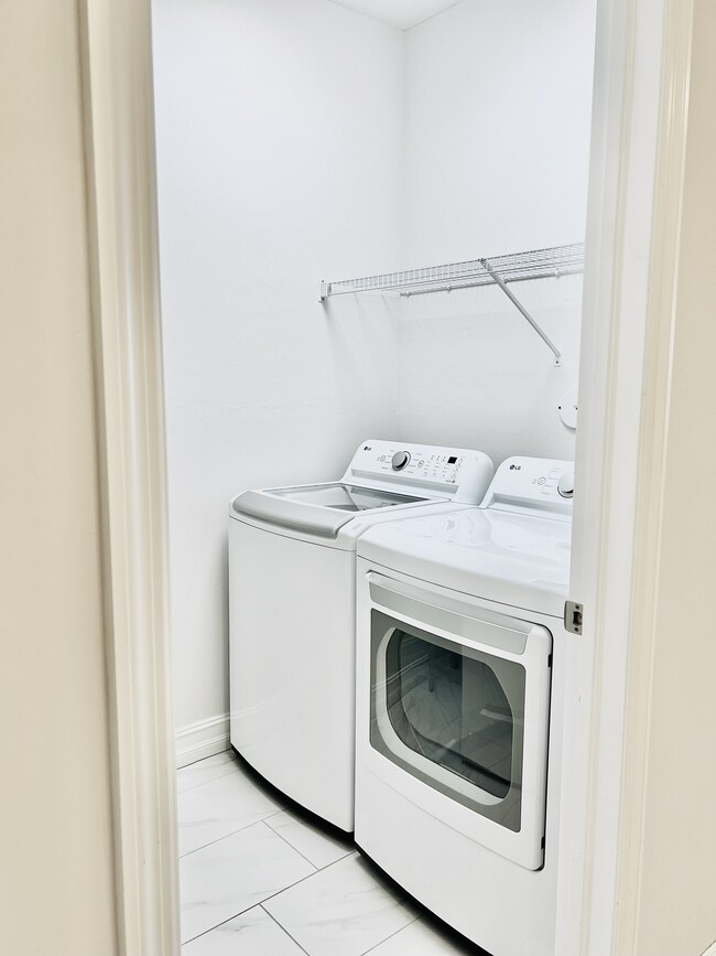 Building Photo - 7841 Bristol Cir