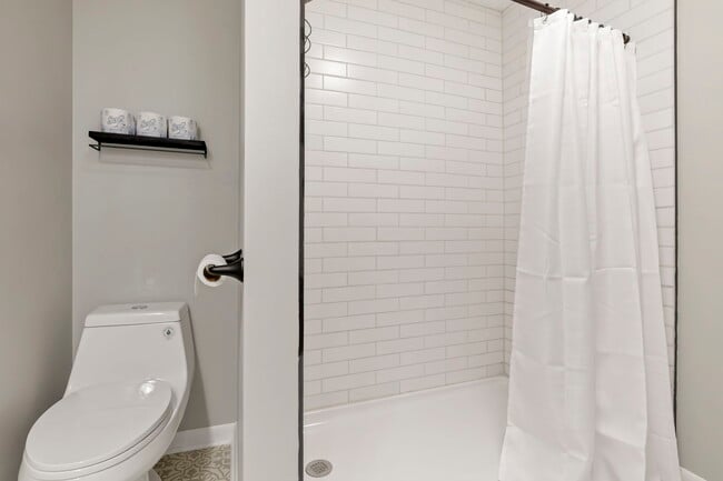 Building Photo - 1275 E Weber Rd