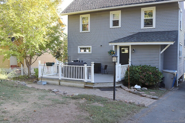 Building Photo - 111 Stearns St