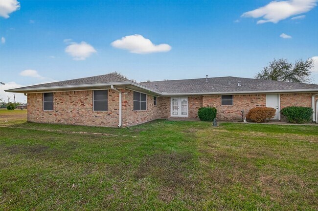 Building Photo - 10645 Oak Brook Dr