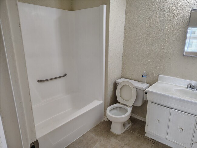 Building Photo - 12714 Palm Desert Ln