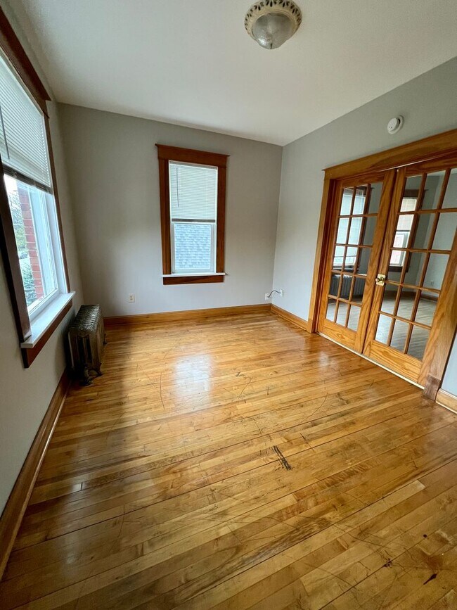 Building Photo - 2016 53rd St