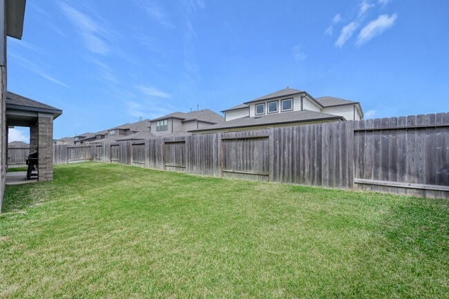 Building Photo - 241 Bright Blf Cir