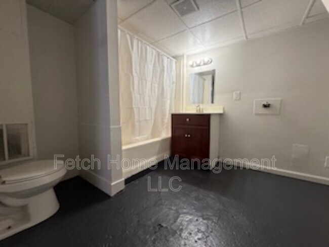 Building Photo - 230 W Mifflin St