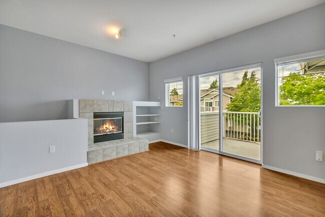 Building Photo - 2 Bed 1 Bath Condo in Lakeland Hills