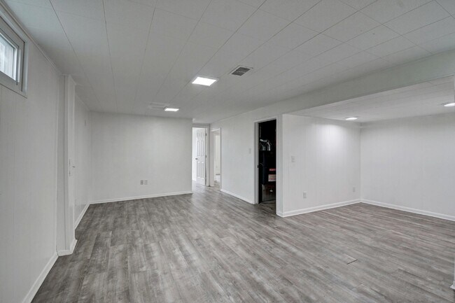 Building Photo - $2,595- 4 Bed, 2 Bath Home in Arvada with ...