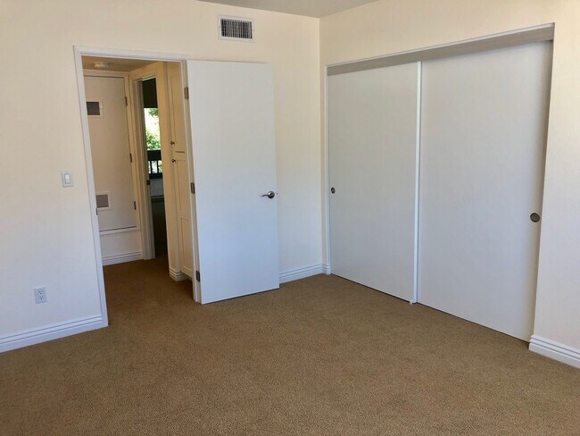 Upstairs Bedroom - 17195 Palisades Cir