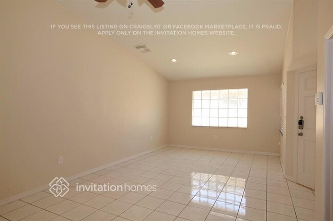 Building Photo - 504 SW 177th Ave