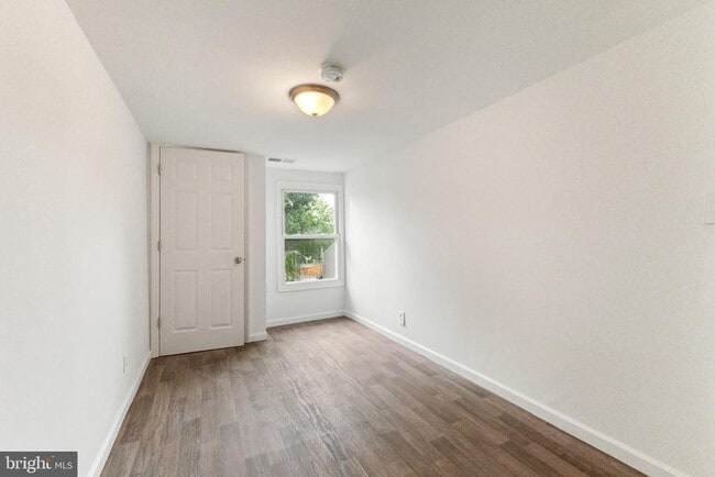 Building Photo - 211 Broad St