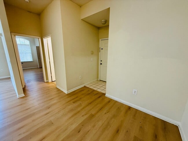 Building Photo - Beautiful Two Bedroom, Two Bath Condo For Rent in New Tampa!