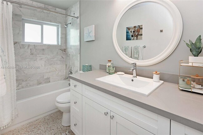 Building Photo - 930 N 11th Ct