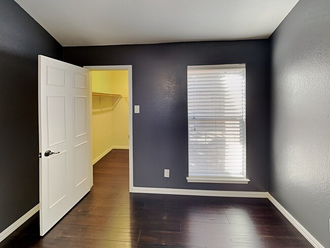 Building Photo - 3401 Monticello Park Pl