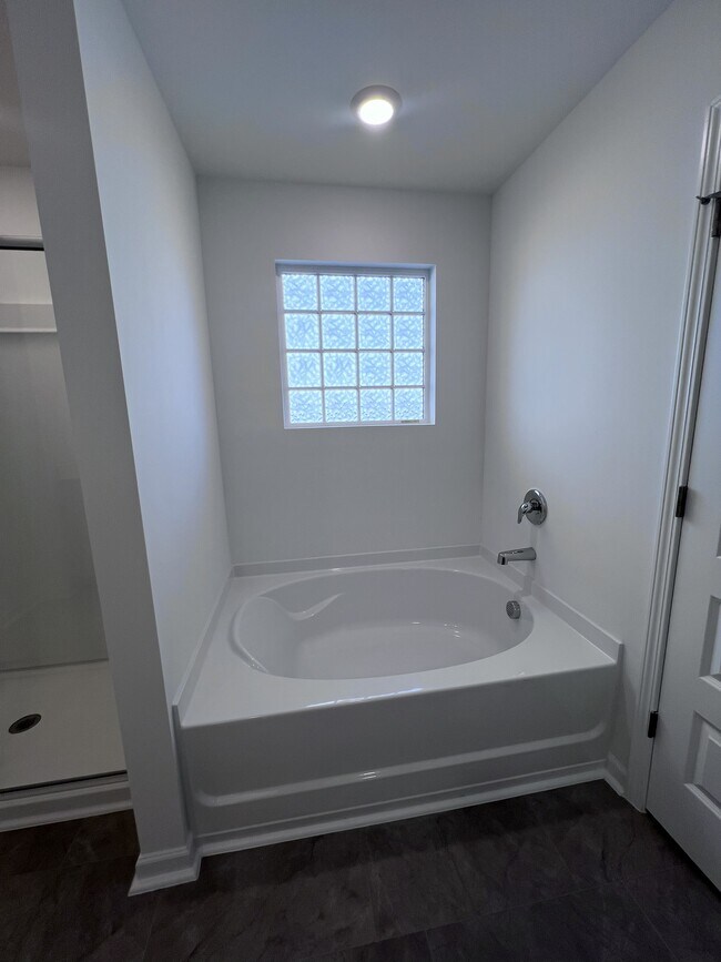 Building Photo - 6092 Knickerbocker Street