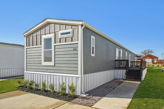 Building Photo - 1616 American Dr