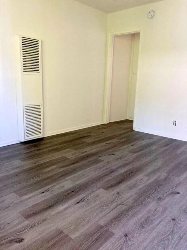 Interior Photo - 1521 Beloit Avenue,