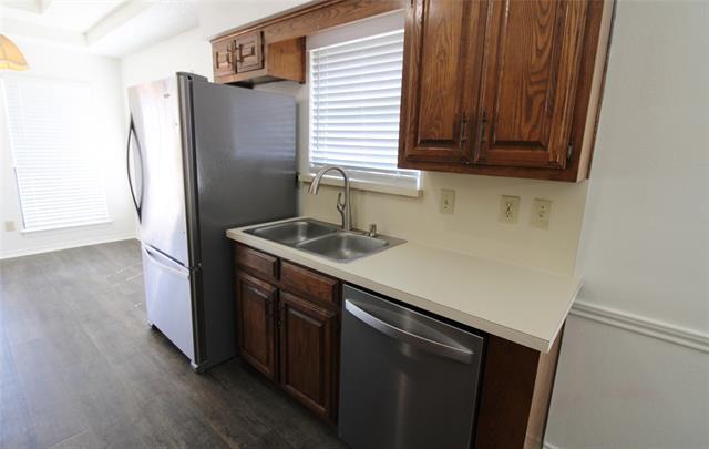 Building Photo - 1234 Mockingbird Ln