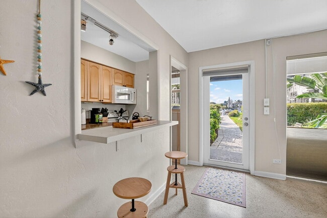 Building Photo - 414 Seasage Dr