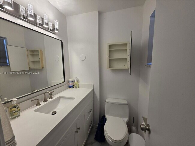 Building Photo - 1425 Atlantic Shores Blvd