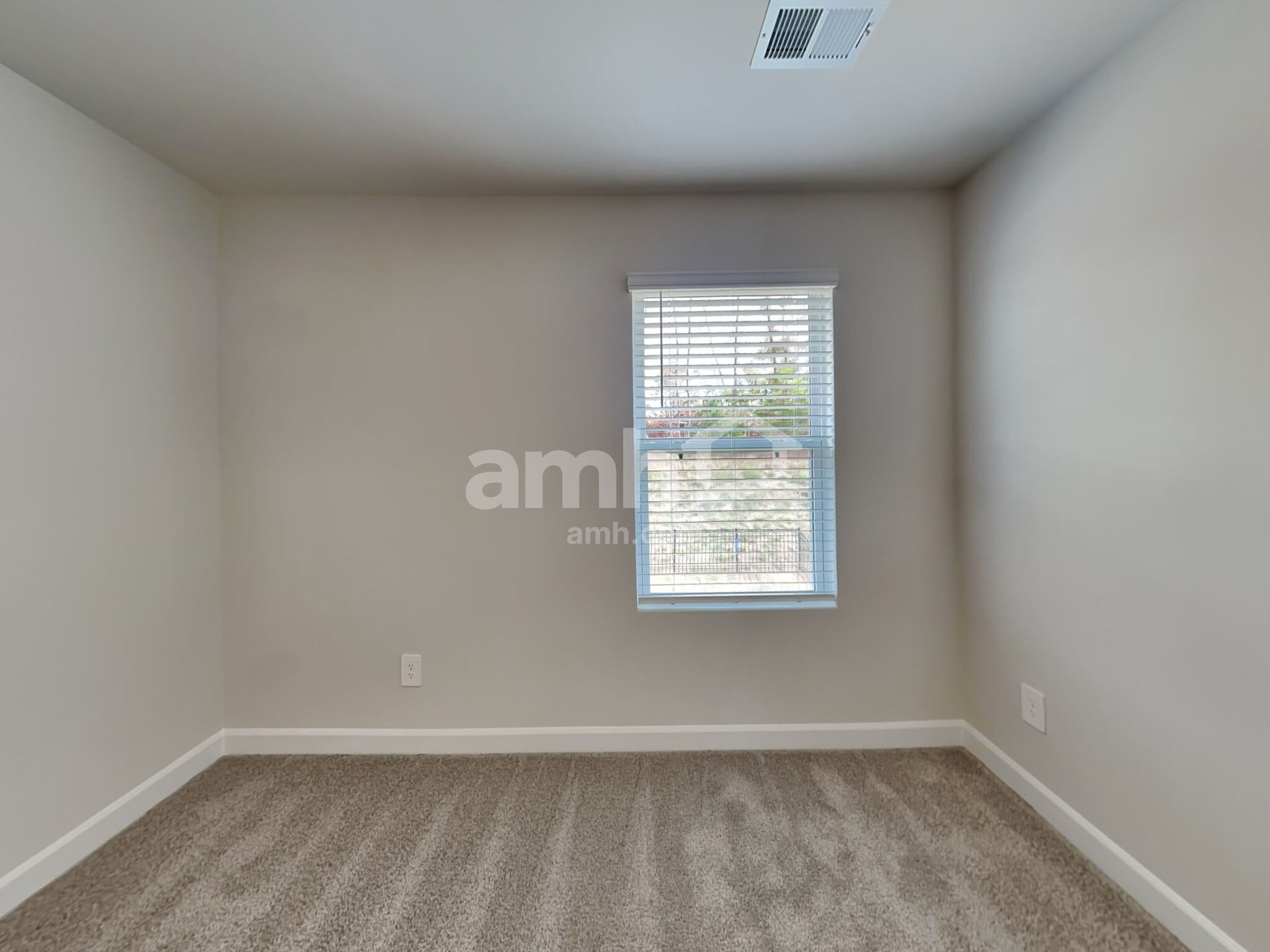 Building Photo - 206 Granby Trl