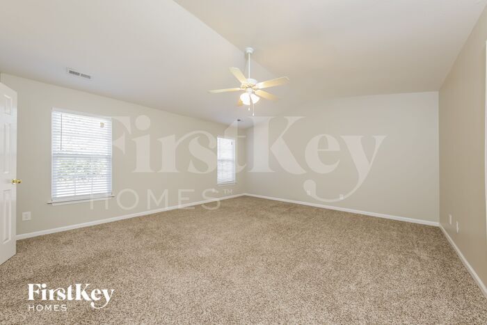 Building Photo - 828 Peachtree Meadows Cir
