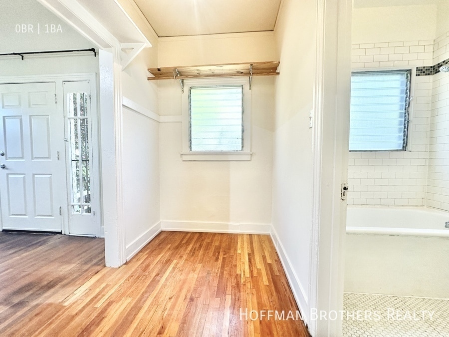 Building Photo - 806 Lucile Ave