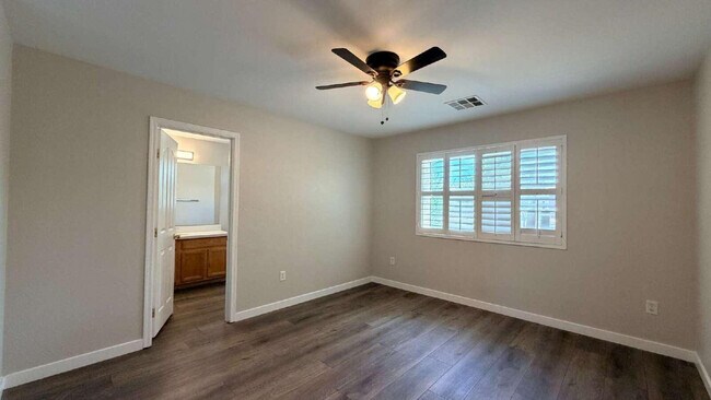 Building Photo - 1567 S Avocet St