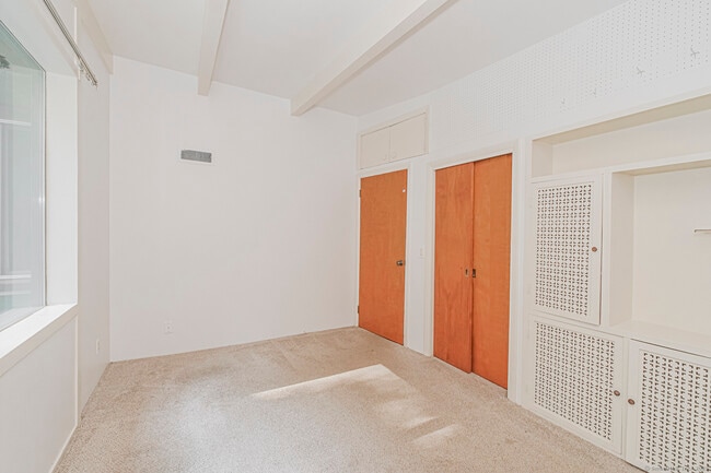 Building Photo - 203 Hoyt St