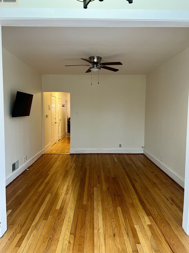 Building Photo - 4148 N Monticello Ave