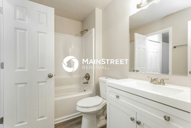 Building Photo - 4 Bedroom Pet-Friendly Home in Stockbridge, GA with Main Street Renewal