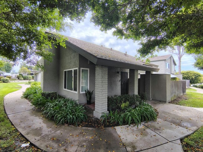 Primary Photo - 10805 Caravelle Pl
