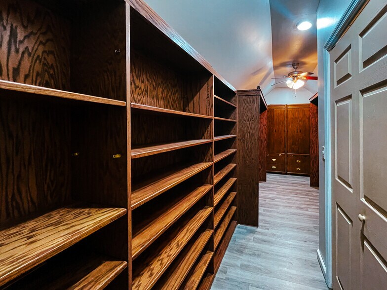 Master Walk-in Closet - 330 Fountainmist Trail