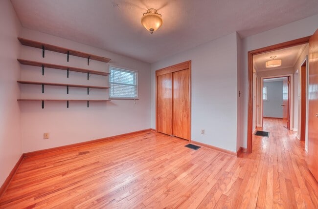 Building Photo - 3088 Ontario St