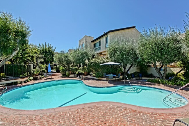 Building Photo - BRIGHT & AIRY, REAR-UNIT TOWNHOUSE W/ SPACIOUS PATIO, BALCONY & HUGE 2-CAR GARAGE IN GATED COMMUN...