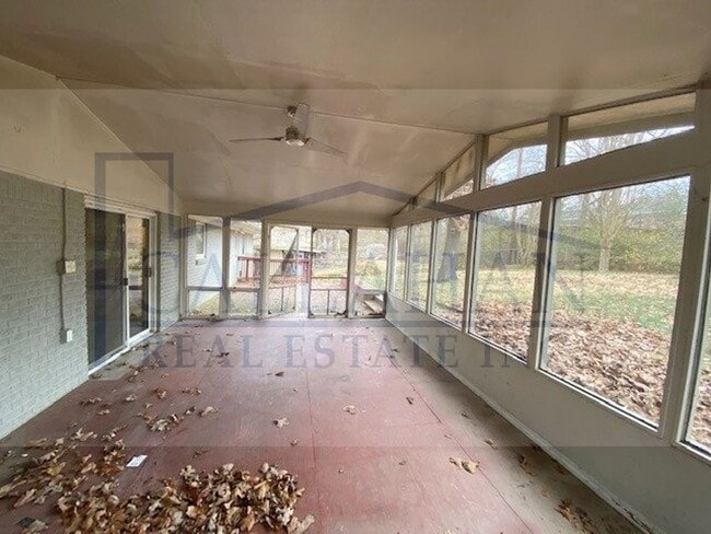 Building Photo - Lakewood 3 Bedroom Home
