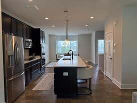 Building Photo - 2773 Town View Cir
