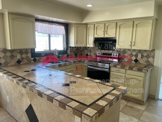 Building Photo - 5431 W Cochise Dr