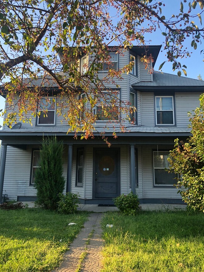 Building Photo - 2212 F St