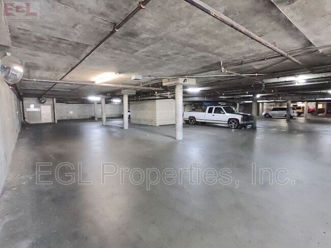 Building Photo - 1507 N Durant St