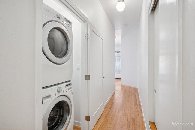 Building Photo - 354 Castro St