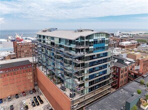 Building Photo - 701 W Lakeside Ave