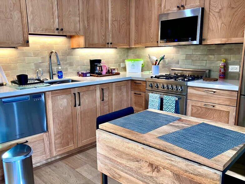 Building Photo - 6206 Rockwell St