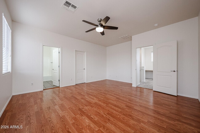 Building Photo - 961 E Redondo Dr