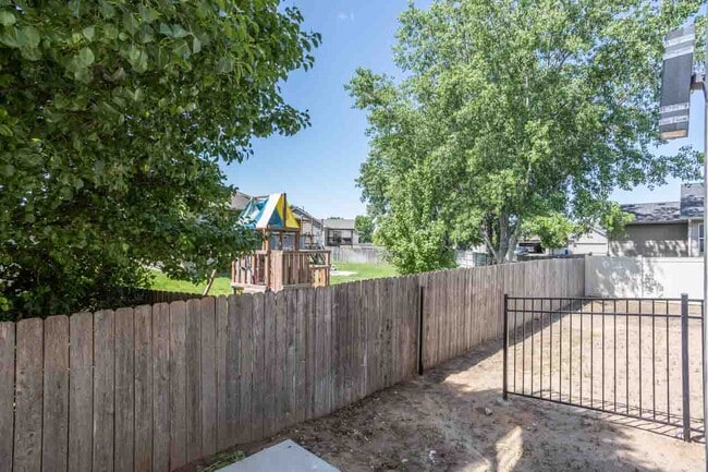 Building Photo - 8441 W 37th Ct N