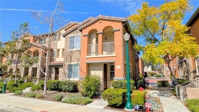 Building Photo - 615 McKenna St