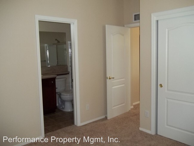 Building Photo - 711 W Barcelona Ln