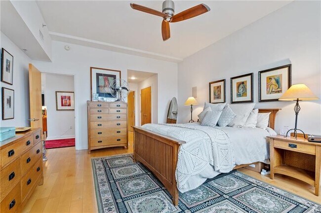 Building Photo - 306 Fourth Ave