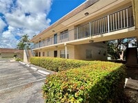 Building Photo - 15391 S Dixie Hwy