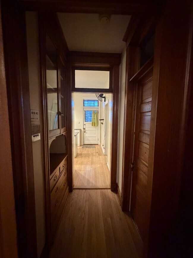 Building Photo - 4108 N Southport Ave