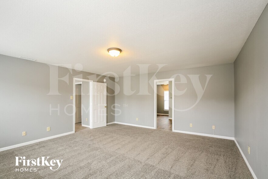 Building Photo - 6670 Eagle Crossing Blvd