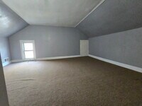 Building Photo - "Charming 3-Bedroom Duplex on Lincoln St – Your New Home Awaits!"